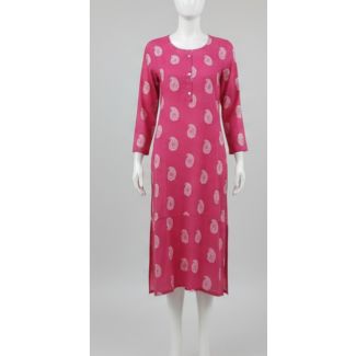 Bright pink knee-length kurti with white paisley print and 3/4 sleeves on mannequin