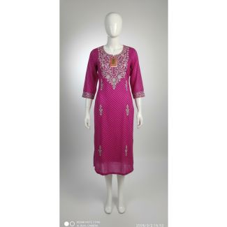 Rani pink cotton kurti with 3/4 sleeves, Leheriya pattern, and white embroidery on a mannequin in India.