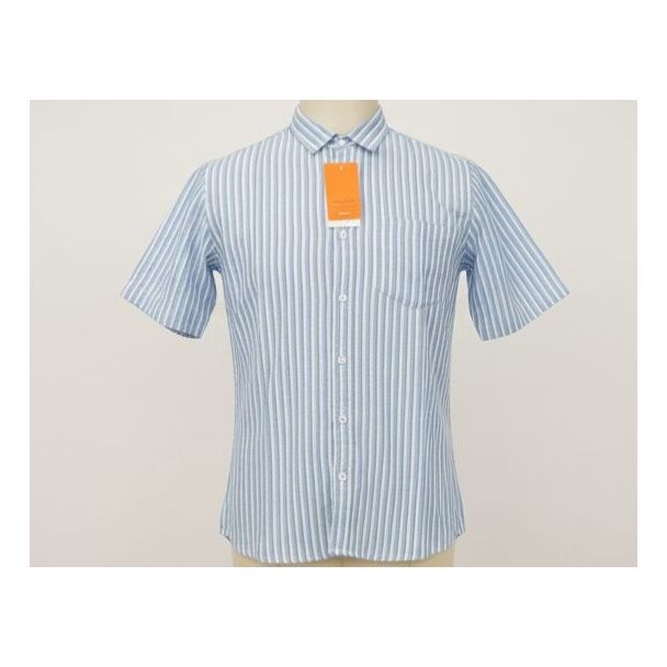 Light blue and white vertically striped men's short sleeve button-down shirt